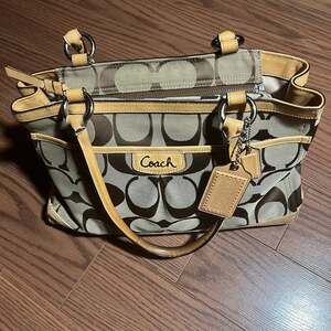 Coach Womens Park Signature Carryall Monogram Purse M1220-F19725